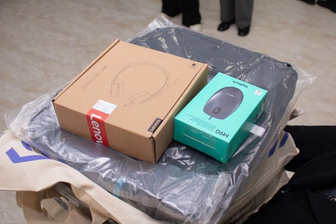 Новини Харкова: соцпрацівники отримали 72 ноутбуки